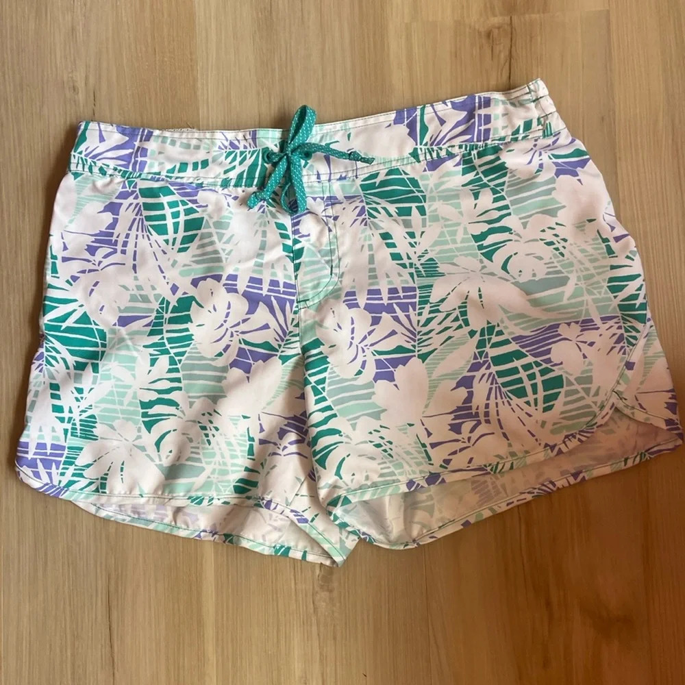 Women’s Columbia Performance Fishing Gear shorts, green/lilac, polka dot tie